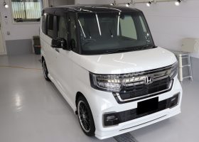 ホンダ　N-BOXカスタム　極艶ビューティフルコート施工！