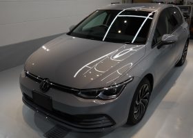 VW　ゴルフ　ハード研磨＋グロスアーマー＋ホイールコーティング＋全面ガラス撥水コーティング施工！！